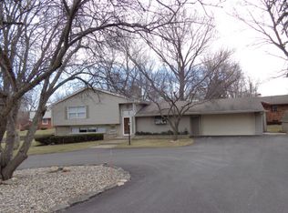 1859 N Springview Dr, Kankakee, IL 60901