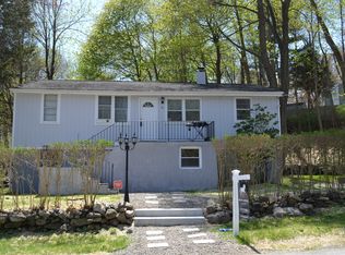 4 Club Ct, Patterson, NY 12563
