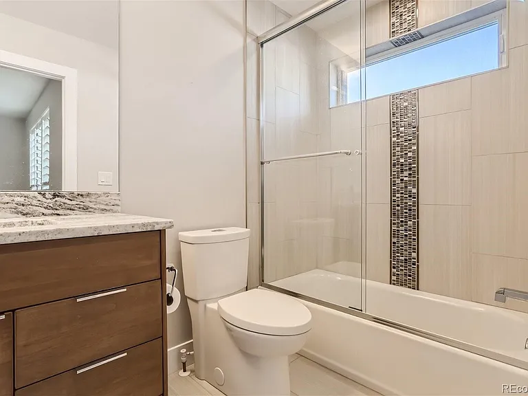1634 S Grant St — Photo 24