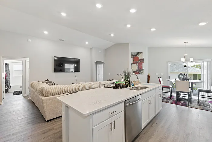 2172 Desert Rose Dr — Photo 10