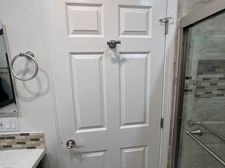 4307 Whitsett Ave #204 — Photo 48