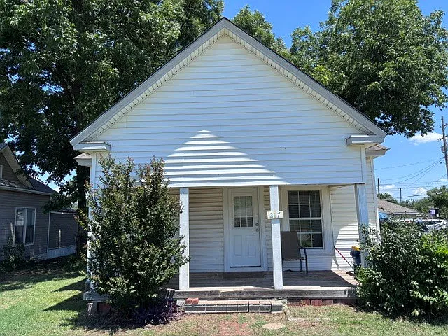 3 bed, 1066 sqft, $1,200 — Photo 3