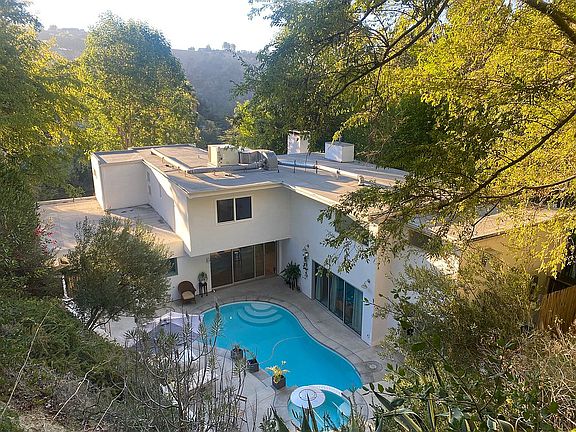 3rd image of 2690 Zorada Dr