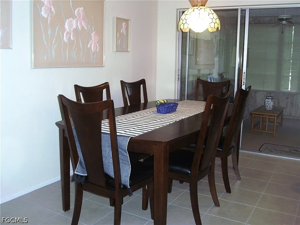 2 bed, 2.0 bath, 1095 sqft, $2,300 — Photo 4