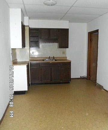 2nd image of 253 Vandervoort St