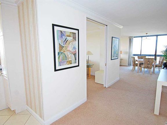 2nd image of 27010 Grand Central Pkwy APT 19N