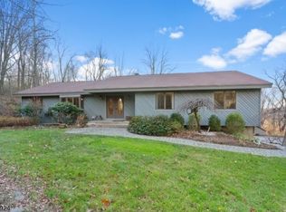 200 Gross Dr, Glen Gardner, NJ