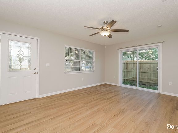 5th image of 2121 44th Ave N