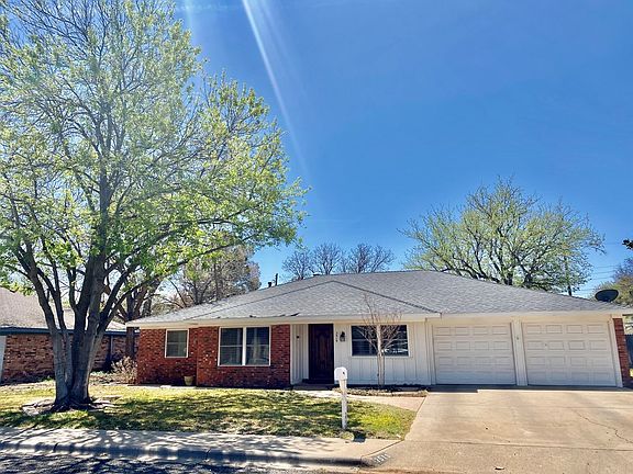 2nd image of 3519 Oakridge Dr