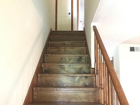 5th image of 115 N Montgomery St APT 5