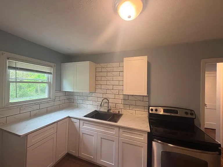 3636 N Lasalle St — Photo 10