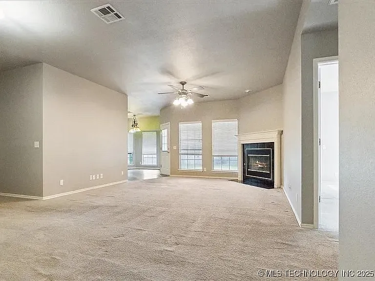 1021 W 117th St S — Photo 3