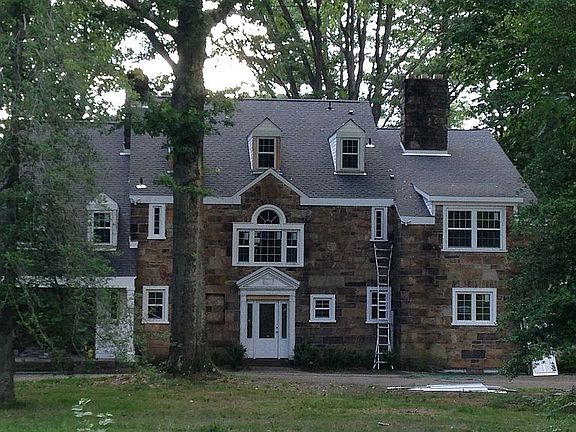 3rd image of 19 Holly Dr