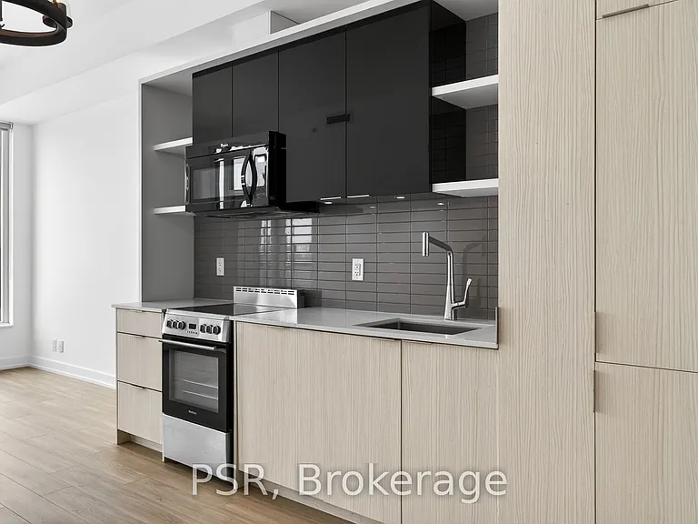 6 Parkwood Ave #509 — Photo 4