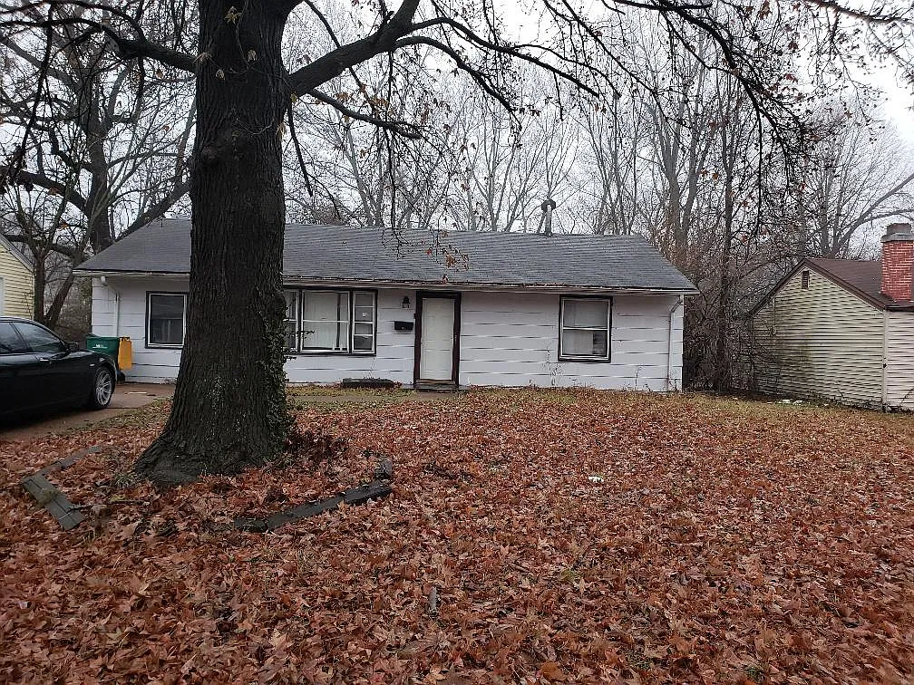 9744 Dennis Dr photo 1