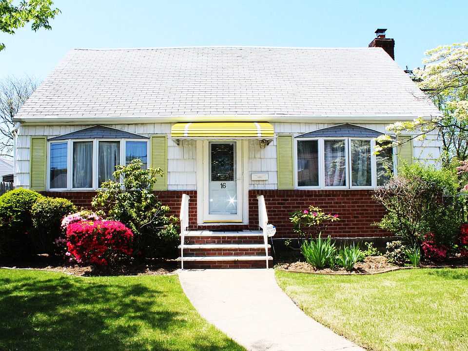 1st image of 16 Clarissa Dr