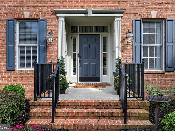 4th image of 605 Yawl Ct