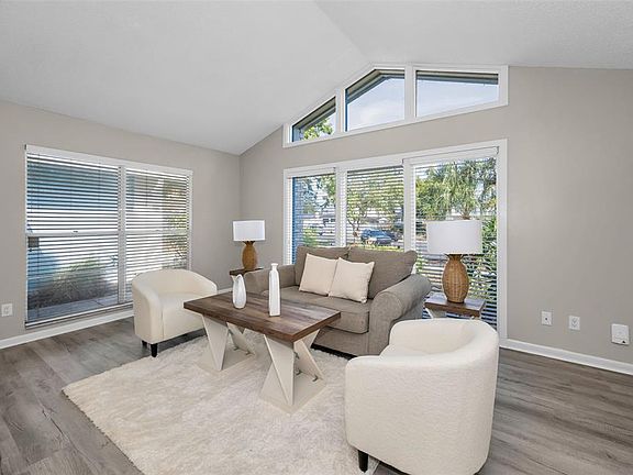 5th image of 7404 Clearview Dr