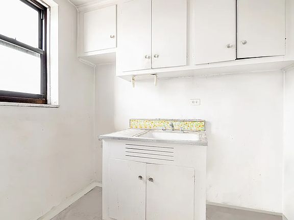 2nd image of 6730 Dartmouth St APT 6P