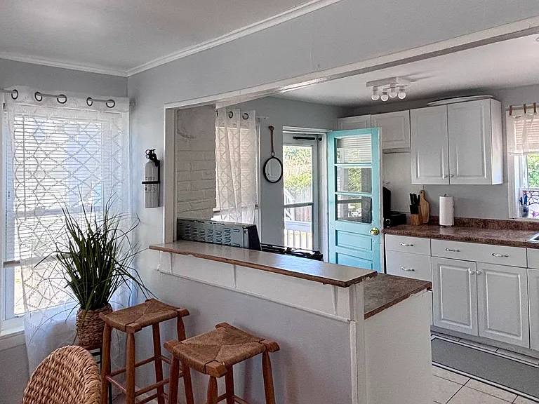 918 Fairfield Beach Rd — Photo 8