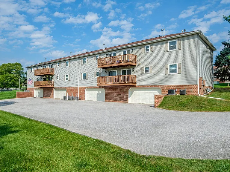 Apartments at Waterford — Photo 310