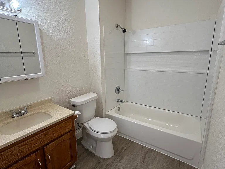 4 Gregg St — Photo 1