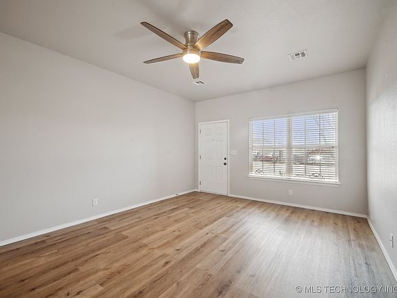5th image of 1345 Panther Ln