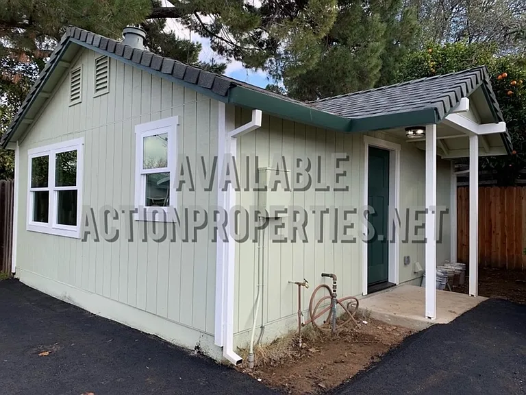113 Doyle St #A — Photo 2