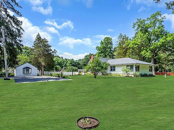 2nd image of 714 Cassville Rd