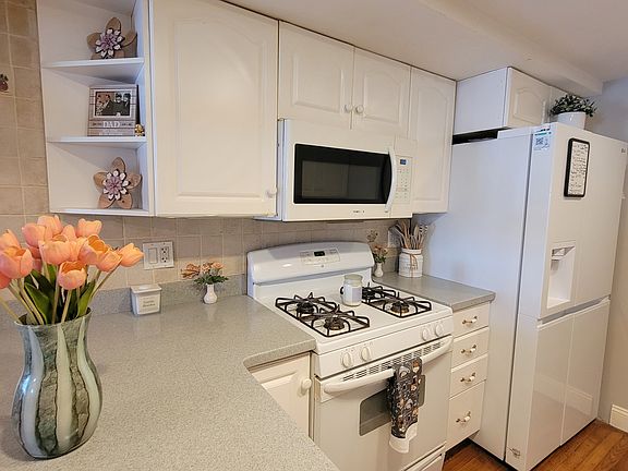4th image of 153 Winthrop Pkwy #1