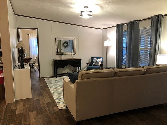 2nd image of 436 S Lake Dr