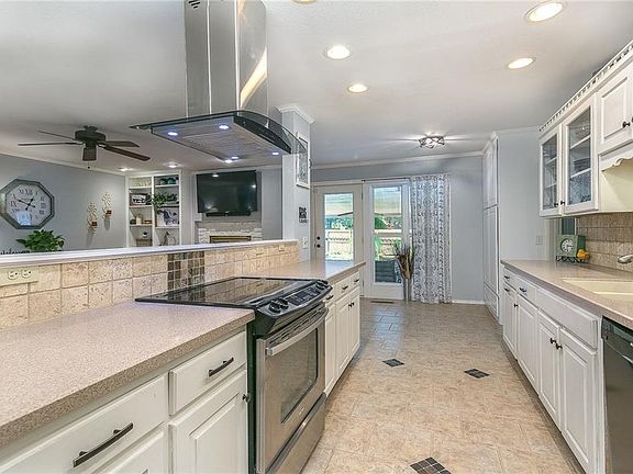 4th image of 1001 S 20th St