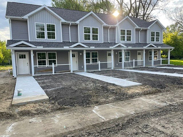 1st image of 13580 Main St #2