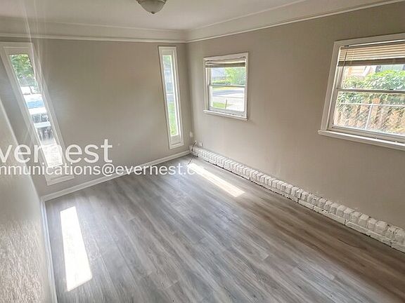 4th image of 1232 Oakwood St