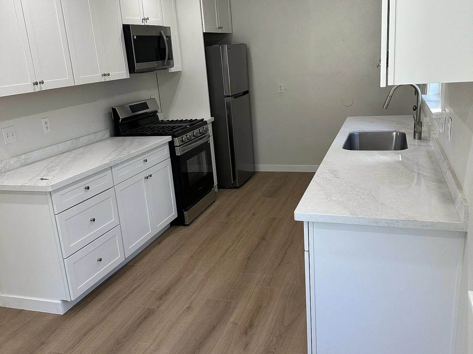 3 bed, 1050 sqft, $1,950 — Photo 3