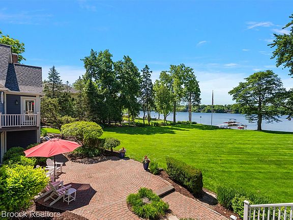 2nd image of 4875 Old Orchard Trl