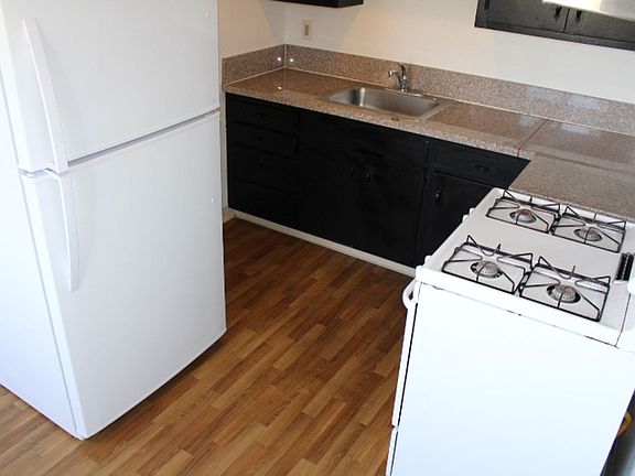 2nd image of 2515 Manchester Ave APT 4