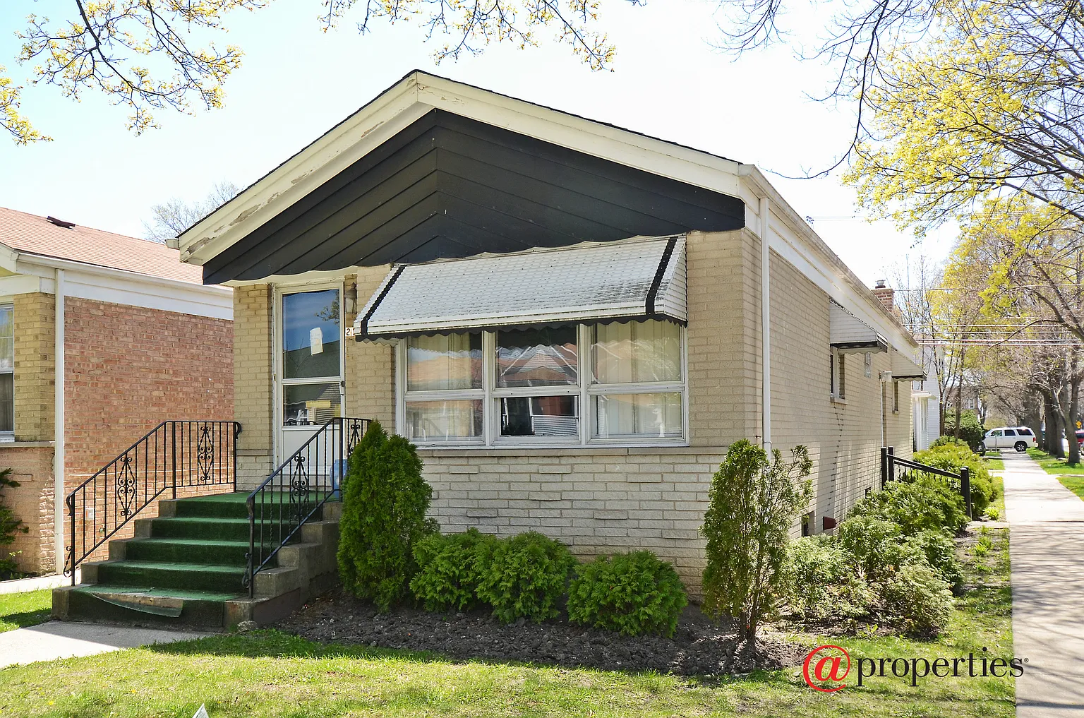 2128 Emerson St photo 1