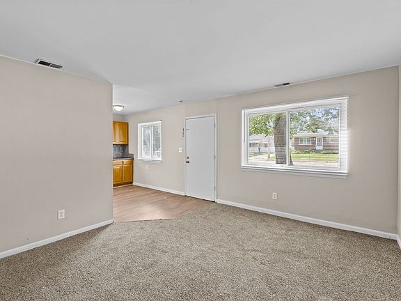 3rd image of 13417 Sarsfield Ave
