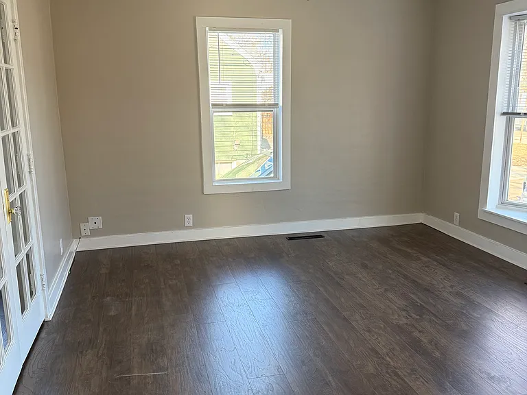 704 Walnut St — Photo 10