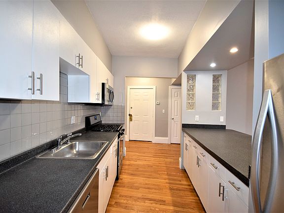 4th image of 83 Glenville Ave