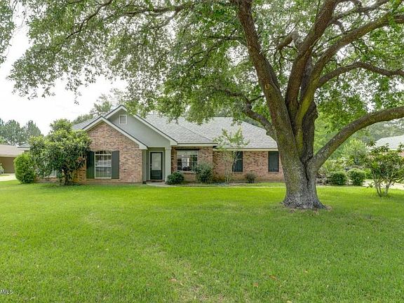 2nd image of 304 Sommerset Dr