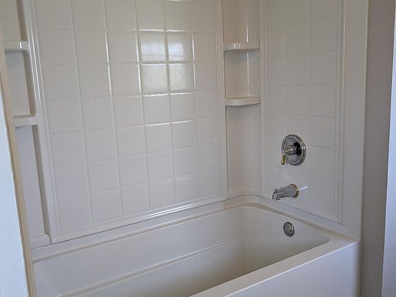5th image of 5620 SW 1st Ct