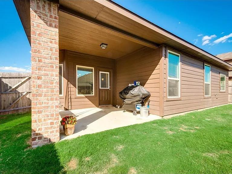 313 Delgany Trl — Photo 25