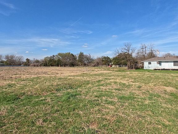 4th image of 3131 Middlefield Rd