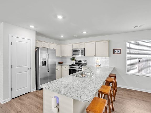 2nd image of 168 Braxton Dr