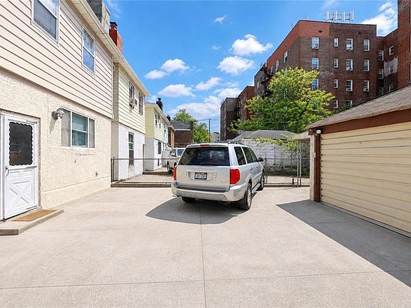 5th image of 2332 E 21st St