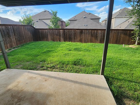 5th image of 3904 Oak Creek Cir