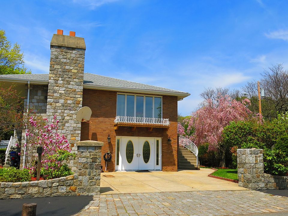 2nd image of 3 Tuscan Ave