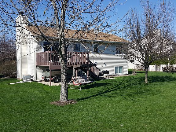 4th image of 494 Mustang Ln